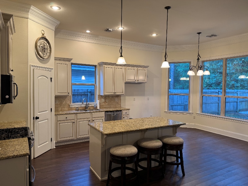 Building Photo - 556 Bateleur Way