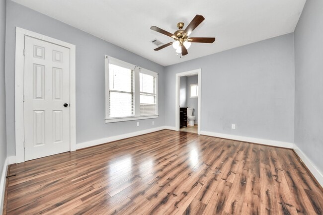 Building Photo - 2820 Holman St