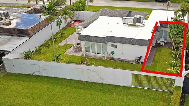 Building Photo - 10211 SW 80th St