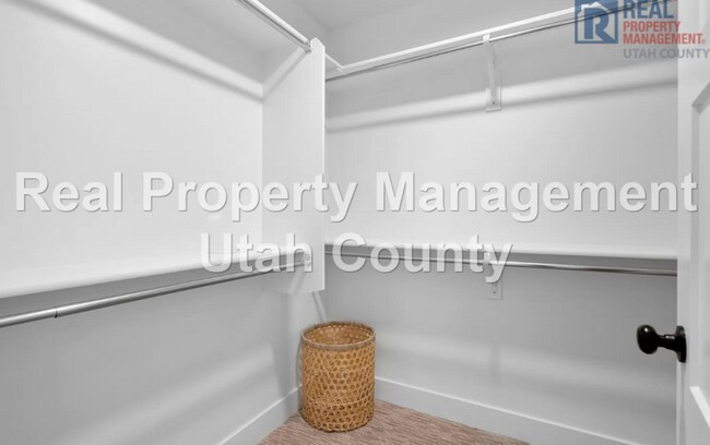 Building Photo - 367 S 610 E