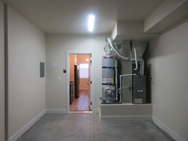 Building Photo - Move-In Discount! 2 Bedroom + Den/Office 2...
