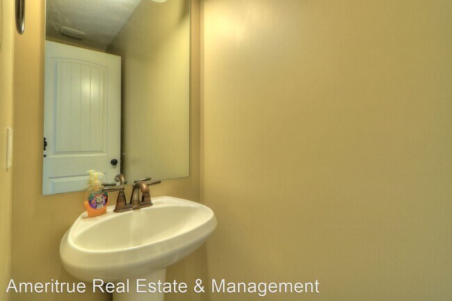 Building Photo - 5 br, 3.5 bath House - 2801 W Bear Ridge Way