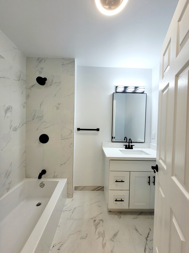 Building Photo - 13454 95th Ave NE