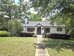 Building Photo - 2533 Sylvan Rd