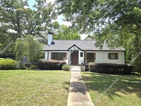 Building Photo - 2533 Sylvan Rd