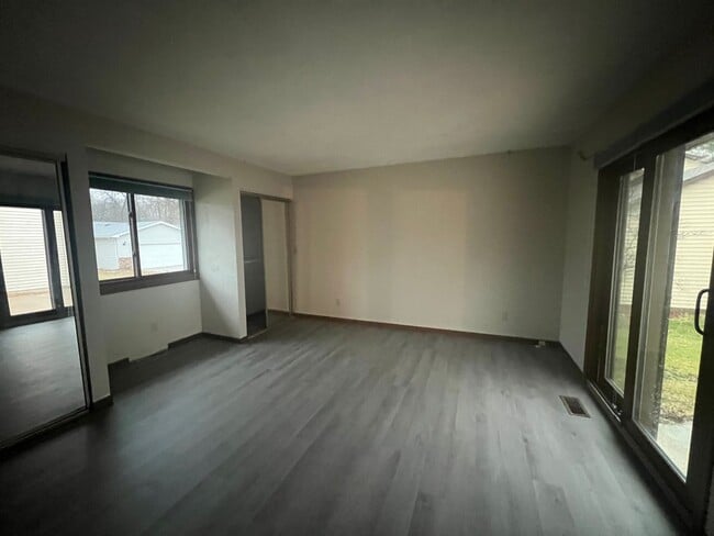 Building Photo - Coming soon! West End rental!