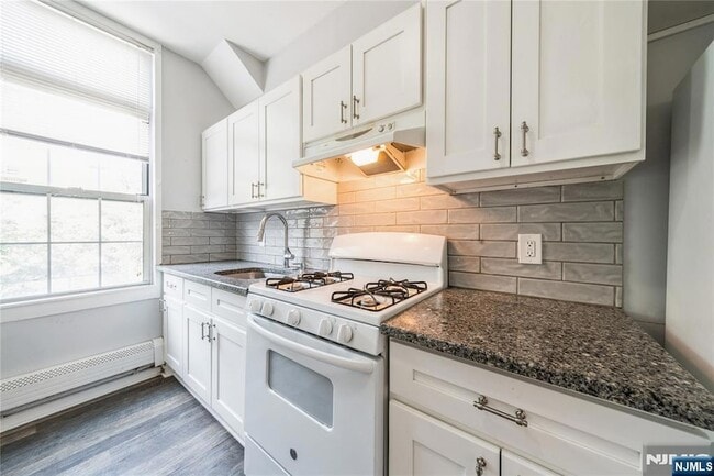 Building Photo - 309 14th St