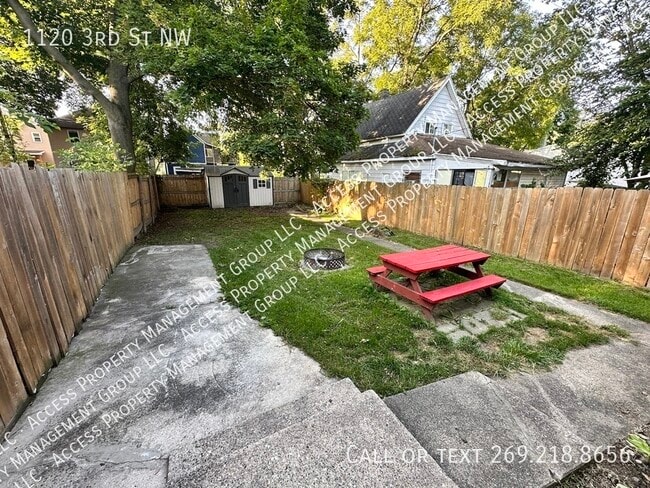 Building Photo - 1120 3rd St NW