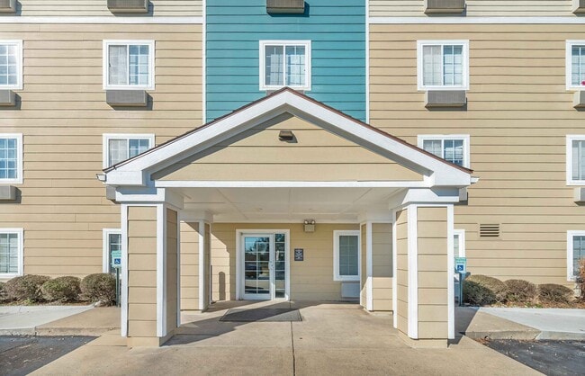 Building Photo - 21 Remington Dr