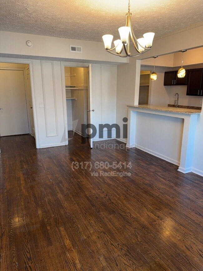 Building Photo - 1 W 28th St