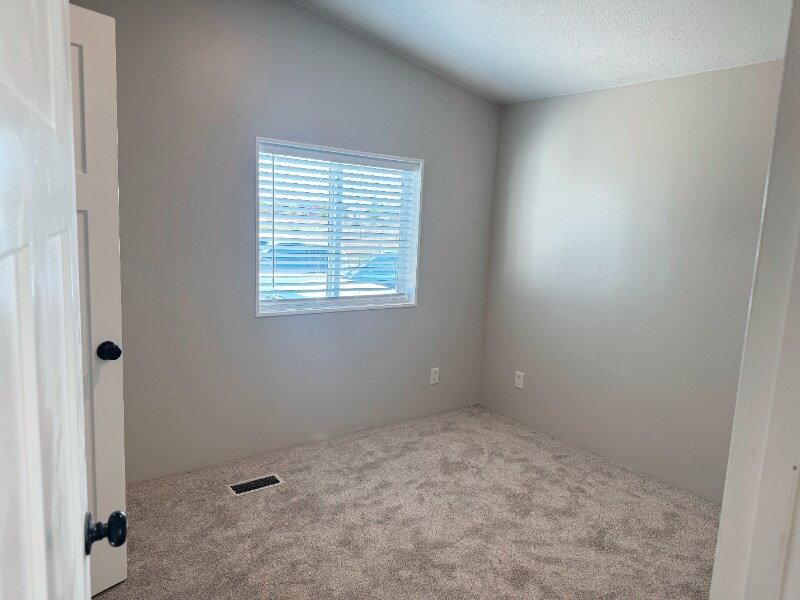 Building Photo - 5749 N 2300 W