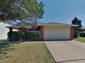 Building Photo - 14124 Cochise Dr