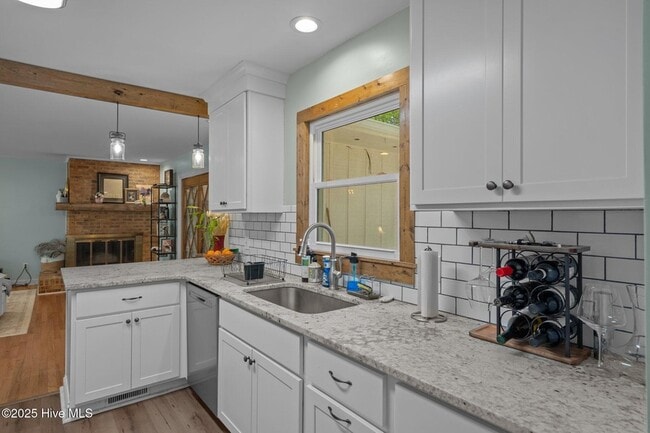 Building Photo - 185 Pine Ridge Dr