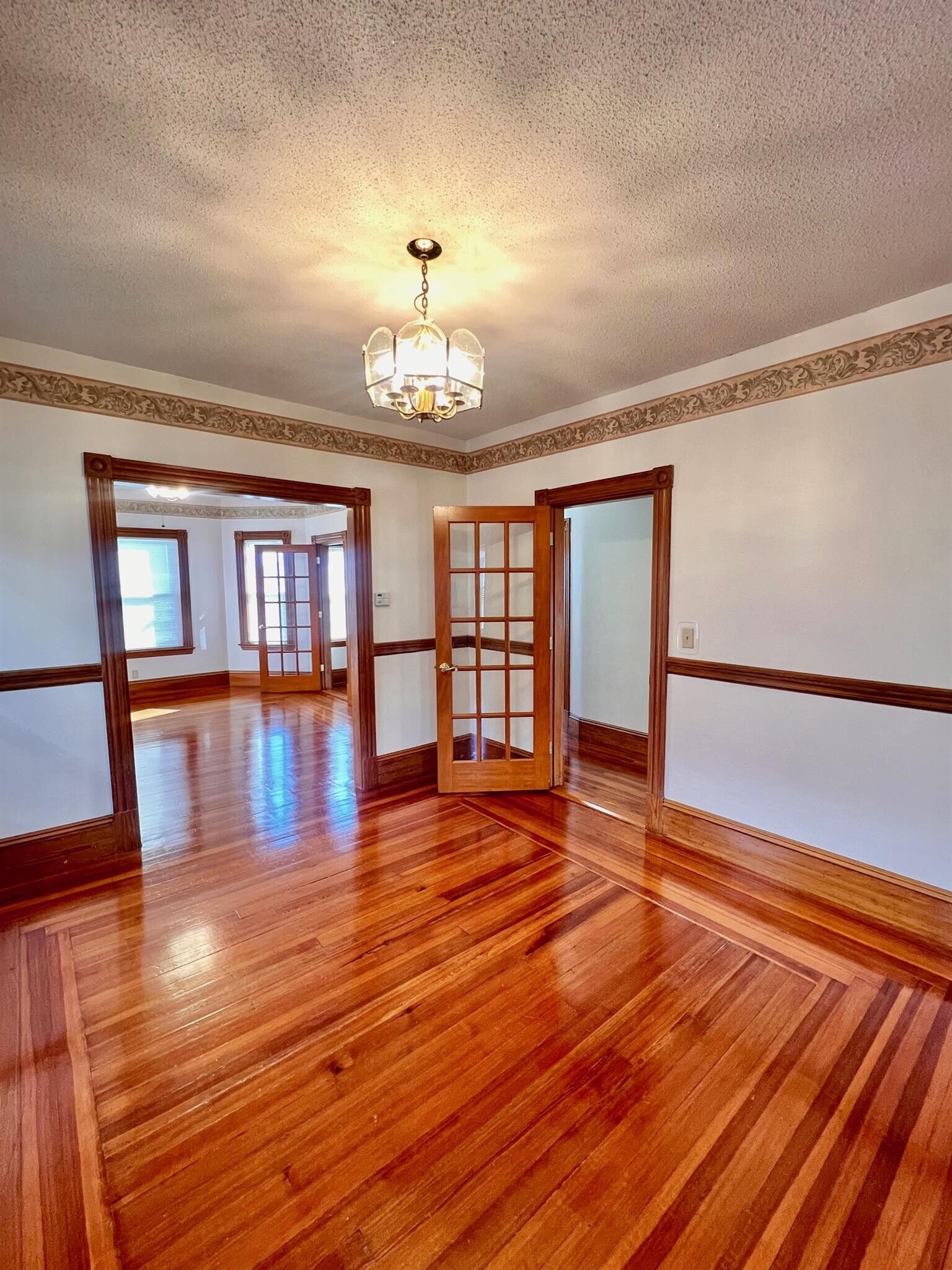 Building Photo - 22 Temple St