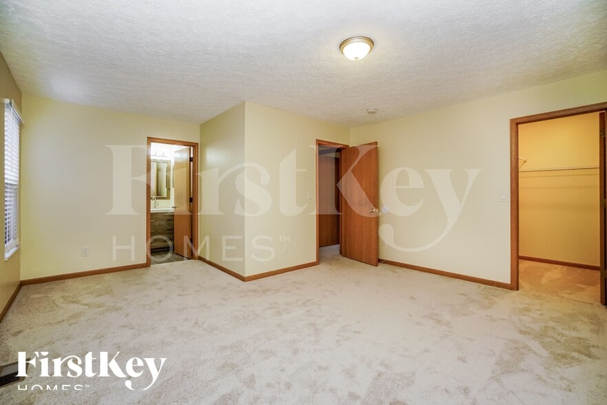 Building Photo - 3953 Highland Bluff Dr