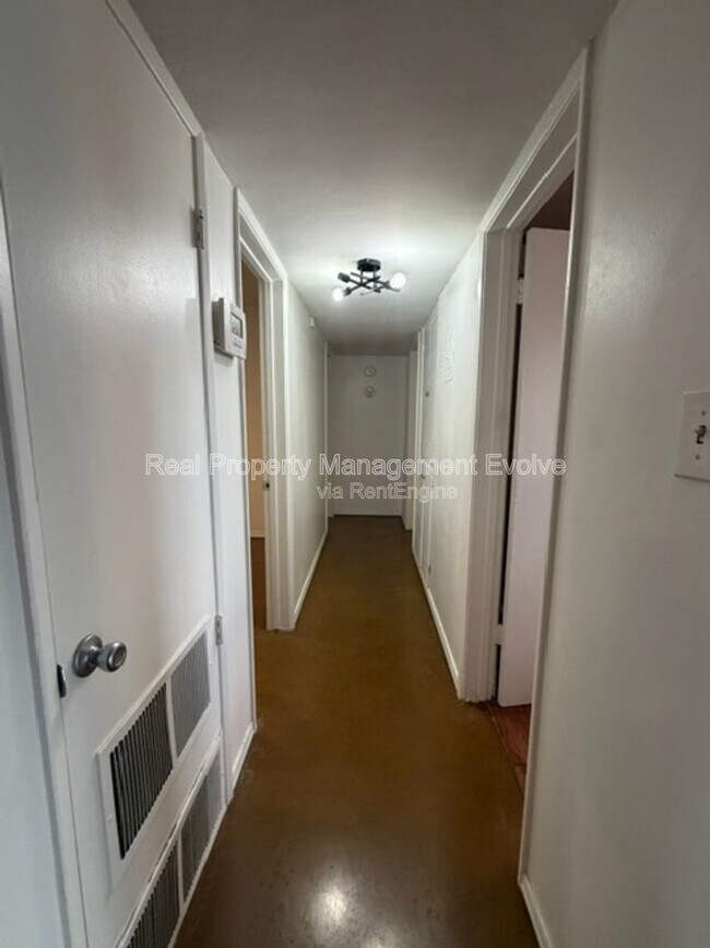 Building Photo - 2246 W Mulberry Dr