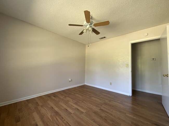 Building Photo - 1130 Clay St