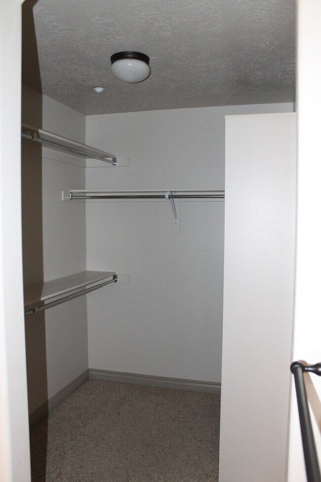 Building Photo - 825 S 90 E