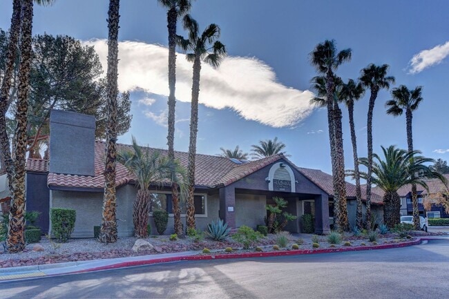 Building Photo - Fully furnished Condo in a great location!