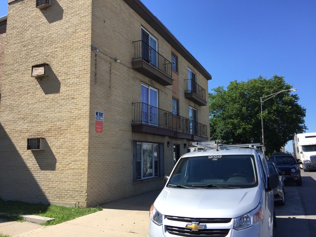 Building Photo - 1426 S Cicero Ave