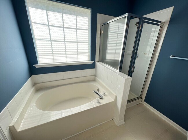 Building Photo - Cute Ranch Home near Southpoint and RTP