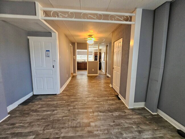 Primary Photo - 526 Ridge St