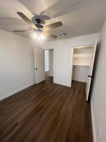 Building Photo - 3111 140th St