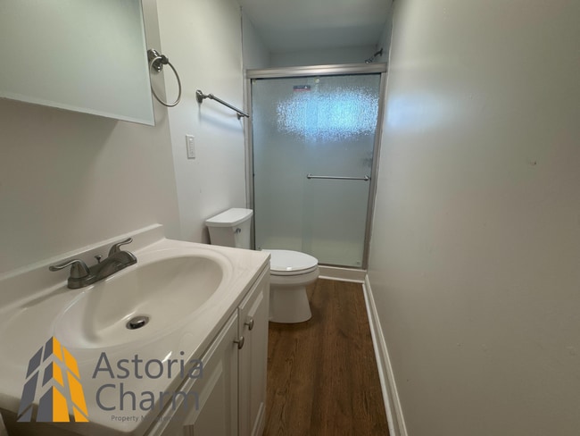 Building Photo - Updated 3 Bedroom Plus Den in East Baltimore