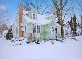 Building Photo - 326 N 3rd St