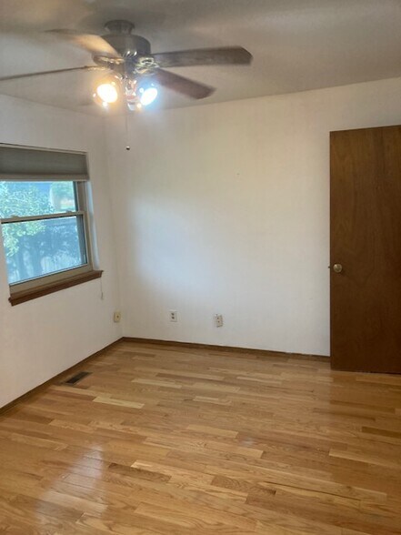 Spare - 5887 Granby Hill Dr