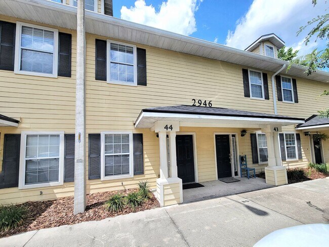 Building Photo - 2946 SW 35th Pl