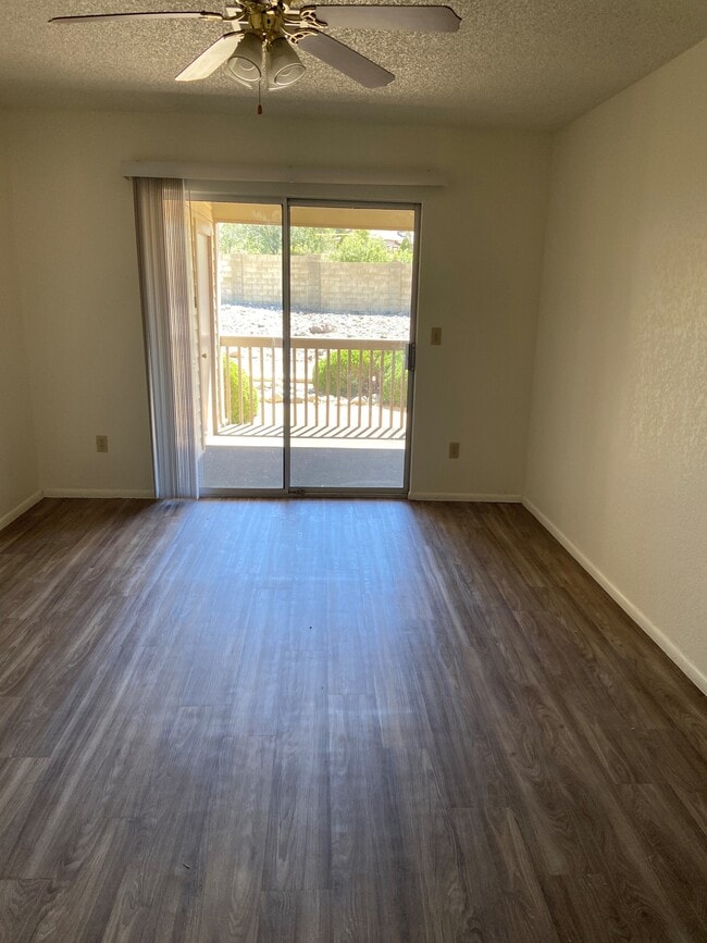 Building Photo - 3083 Shoshone Pl