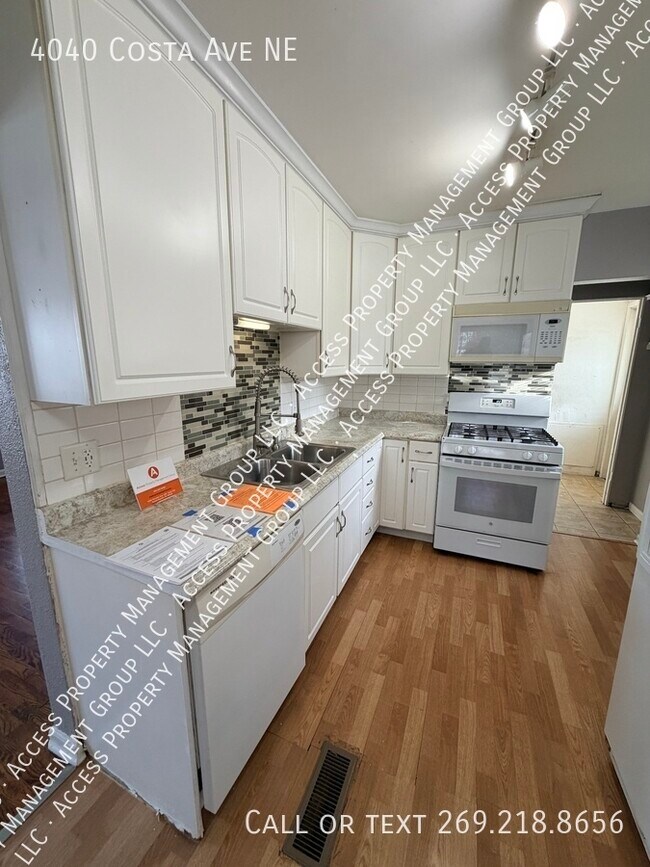 Building Photo - 4040 Costa Ave NE