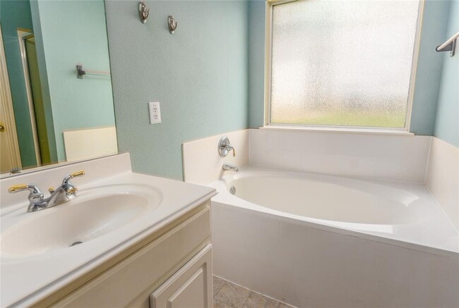 Building Photo - 116 Amberwood Ct