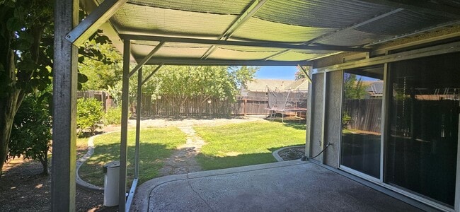 Building Photo - 5796 Bridgecross Dr