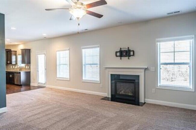 Building Photo - 655 N Prince Henry Way