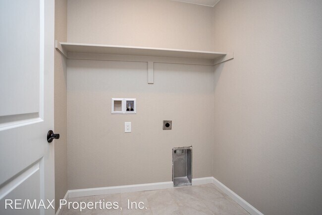 Building Photo - 2 br, 3 bath House - 1623 Spring Water Point