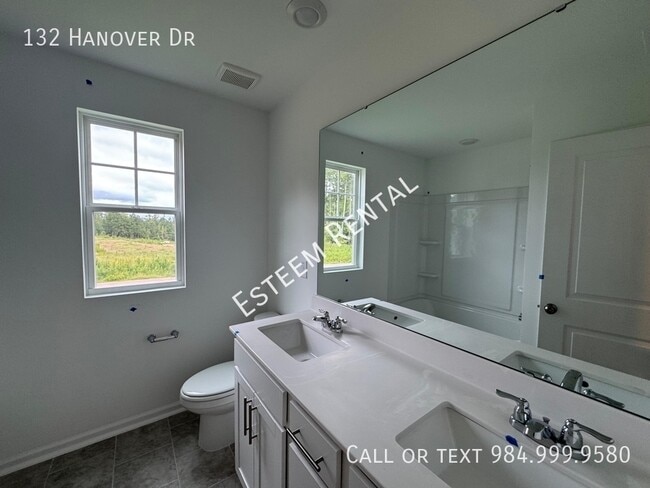 Building Photo - 132 Hanover Dr