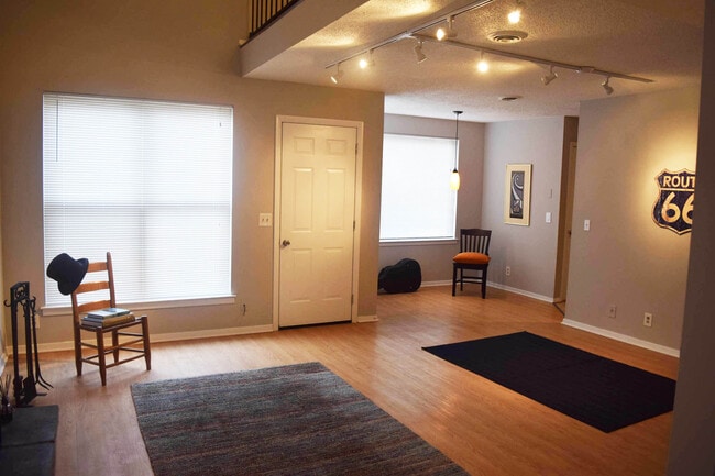 Building Photo - 951 Bresslyn Rd