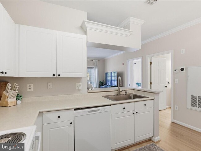 Building Photo - 4560 Strutfield Ln