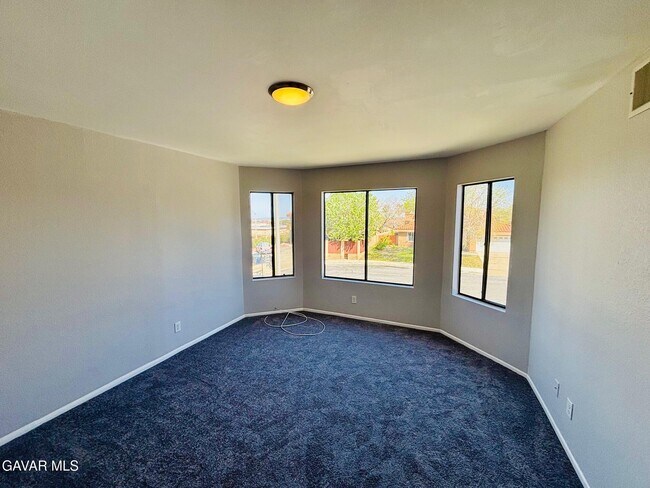 Building Photo - 38343 5th