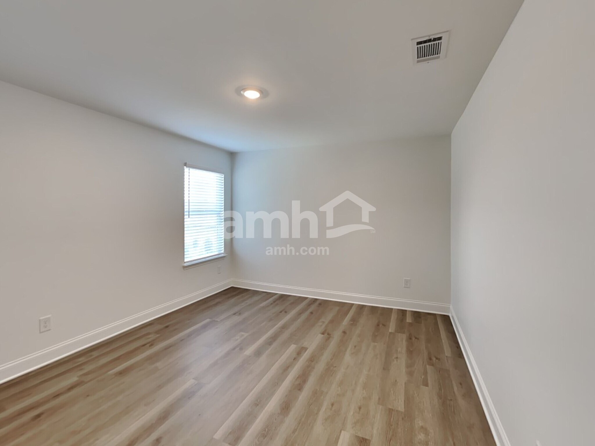 Building Photo - 56 Pointe Dr