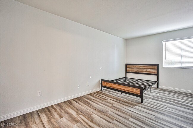 Building Photo - 5493 Indian River Dr