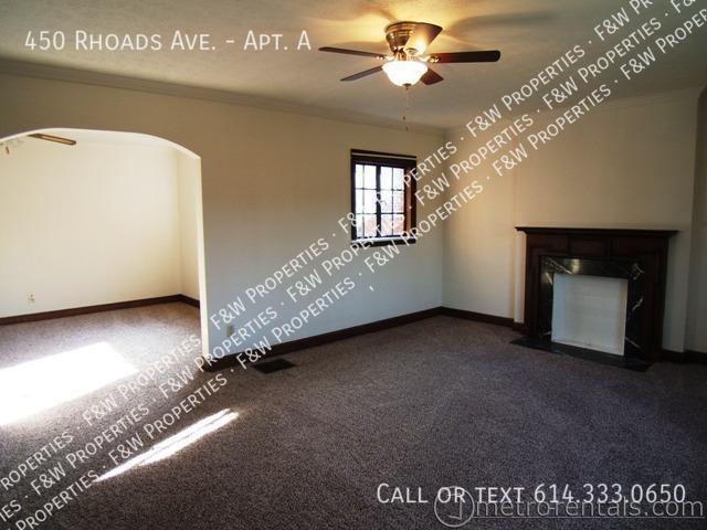 Building Photo - Very spacious 1BR 1BA apartment with priva...