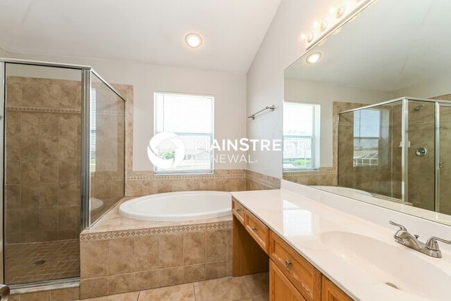 Building Photo - 3 Bedroom Pet-Friendly Home in Cape Coral, FL with Main Street Renewal