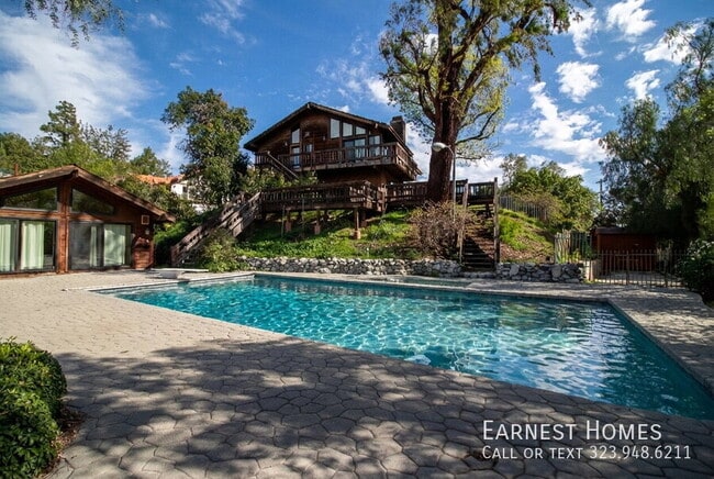 Building Photo - 11619 Lerdo Ave