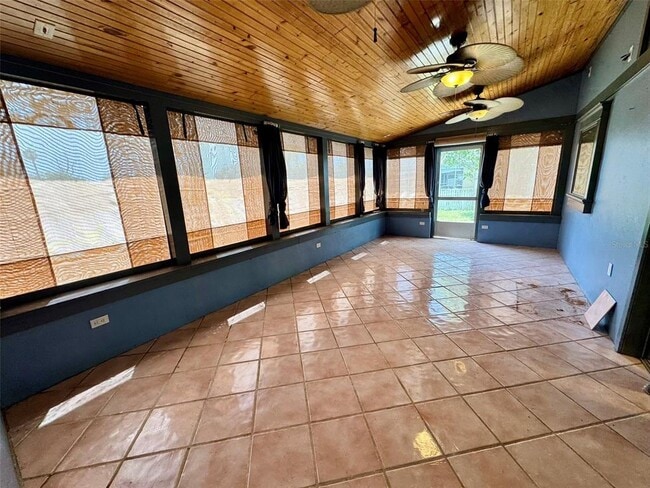 Building Photo - 1061 Rushmore Dr