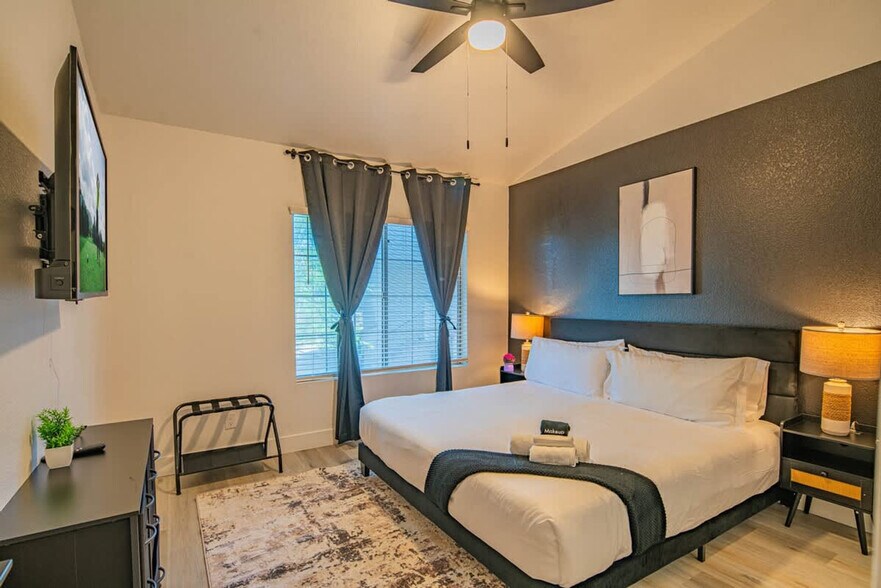 Building Photo - 7900 E Princess Dr