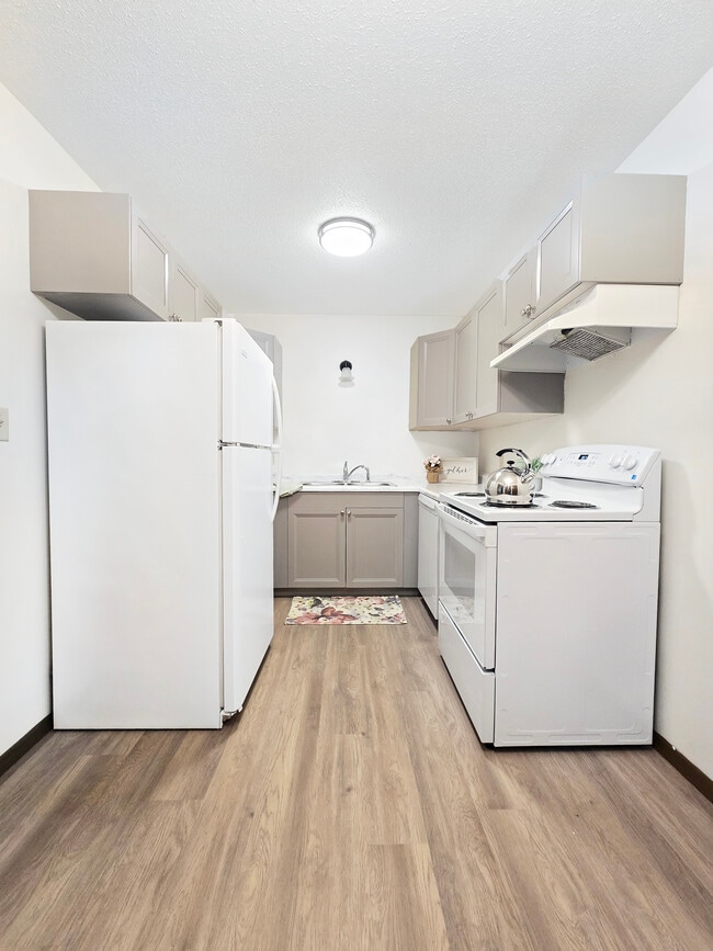 $959, Available June 15, 2026 - 503 15th St SE