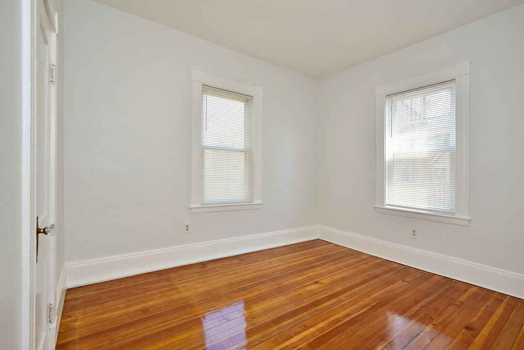 Building Photo - 175 Callender St